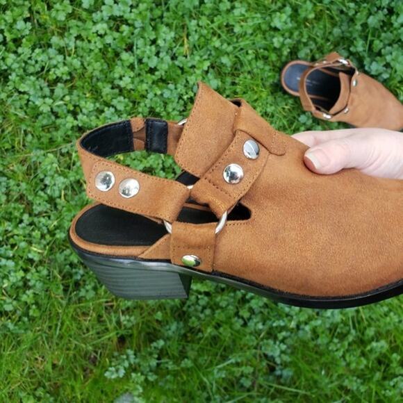 American Eagle Harness Mules Camel 9 Open Back - Picture 2 of 8